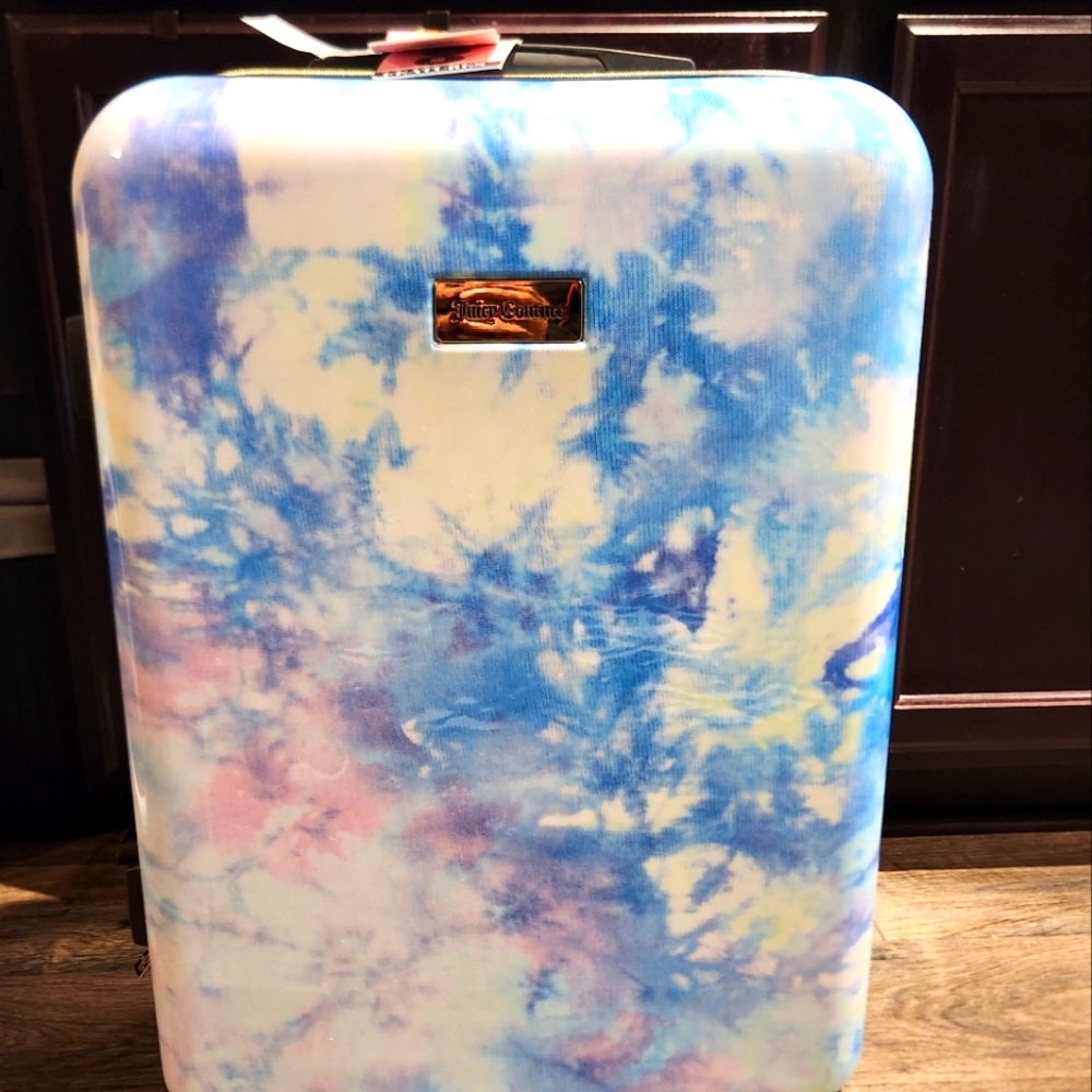 Juicy Couture Lightweight Luggage (4 Wheels)